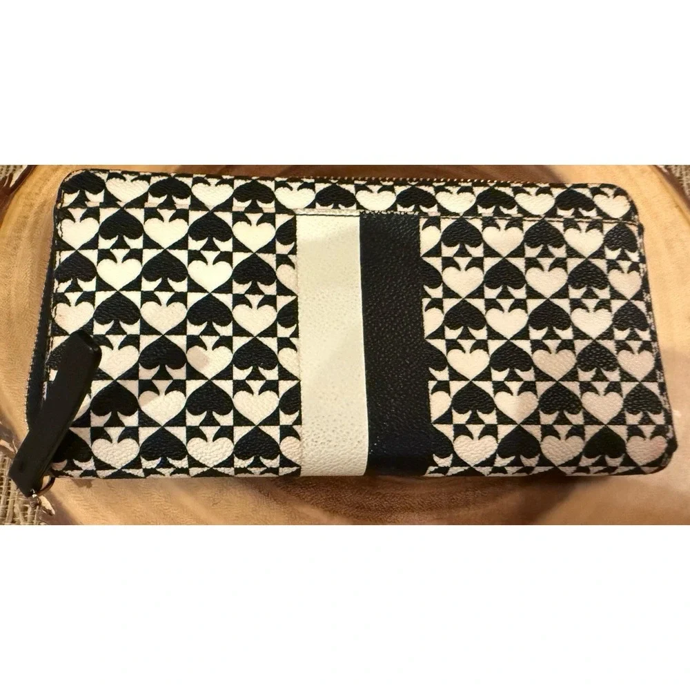 KATE SPADE 2015 NEDA WALLET BLACK/WHITE SPADES AND STRIPED PENN PLACE‎